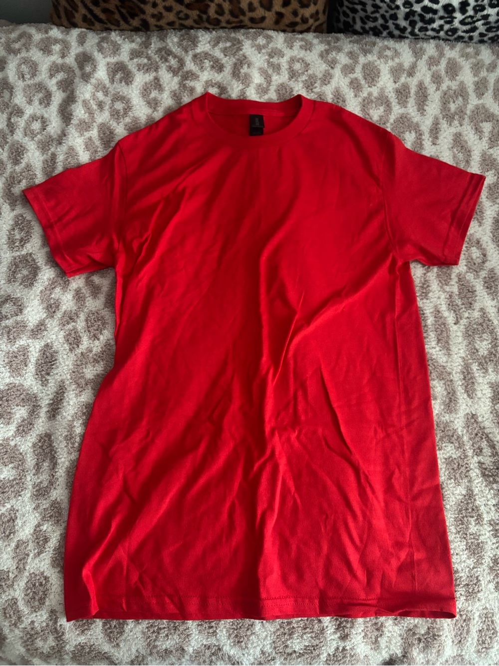 gildan plain red t shirt